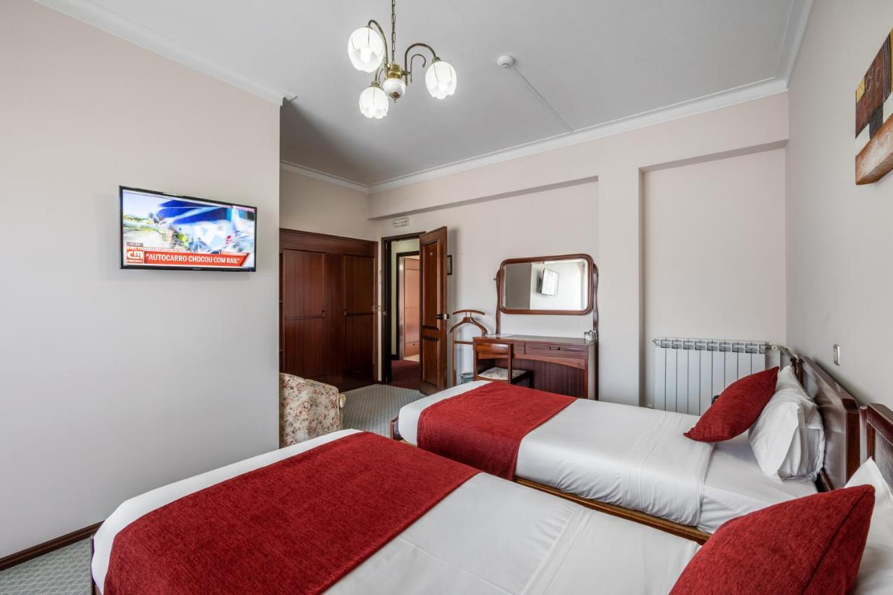 Hotel Colmeia Monte Real Exterior photo