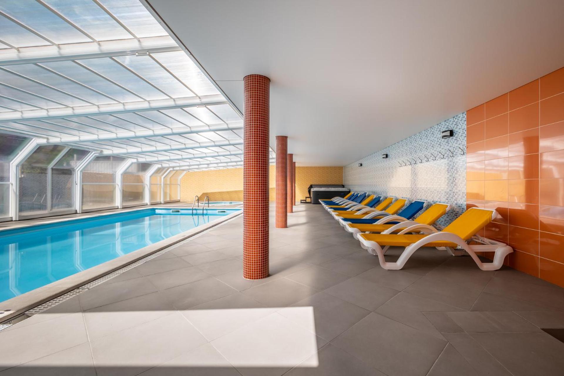 Hotel Colmeia Monte Real Exterior photo